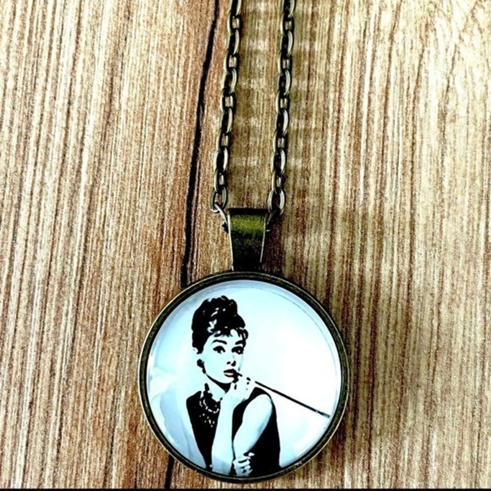 Audrey Hepburn Necklace, Antique Bronze Colour, NWT